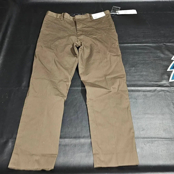 NWT Uniqlo Womens Olive Green Tapered Leg Pants 6 - Picture 1 of 5